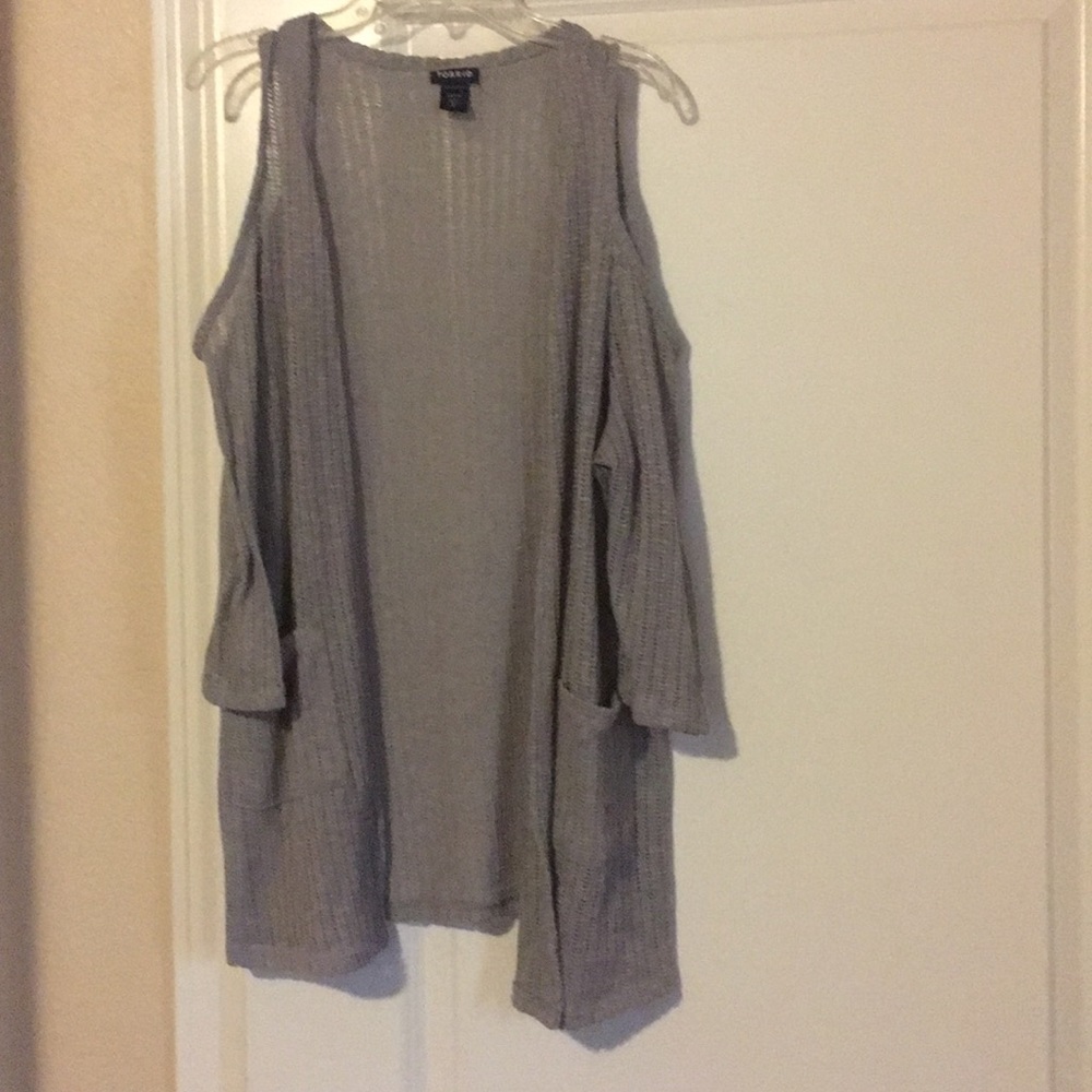 Torrid Cold Shoulder Cardigan 🌹❤️💕🌸
